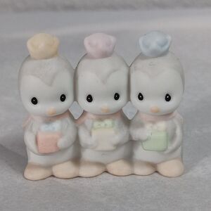 Precious Moments-530913 Penguins WE HAVE COME FROM AFAR MINI Nativity Addition